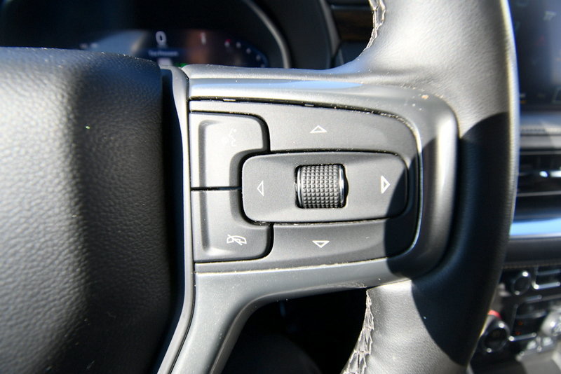 Used 2024 Chevrolet Tahoe Premier AWD/4WD image 21