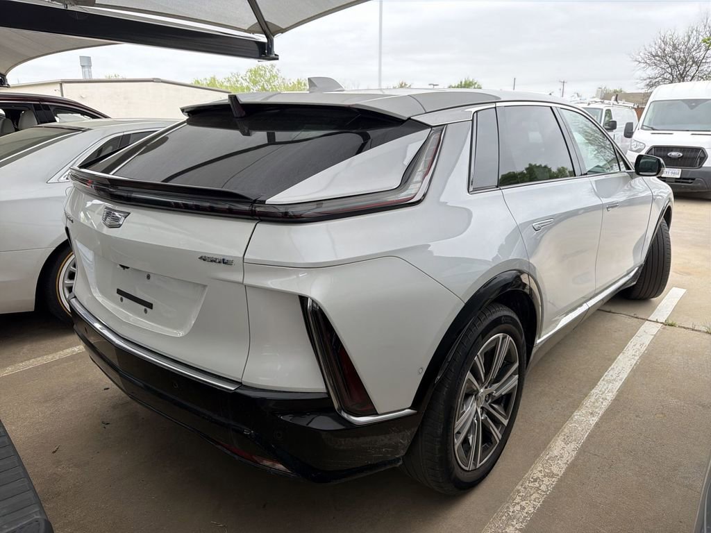 Used 2024 Cadillac Lyriq Luxury image 3