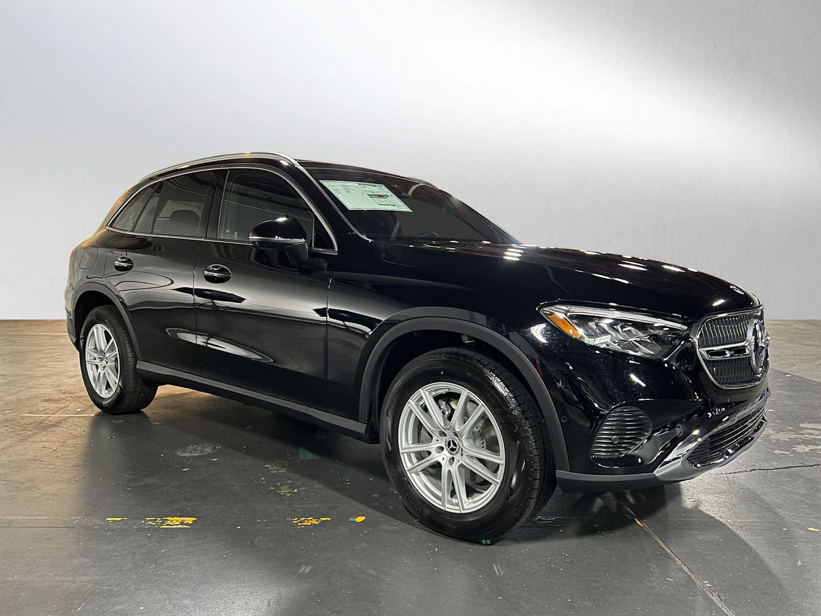 Used 2025 Mercedes-Benz GLC 300 4MATIC image 7