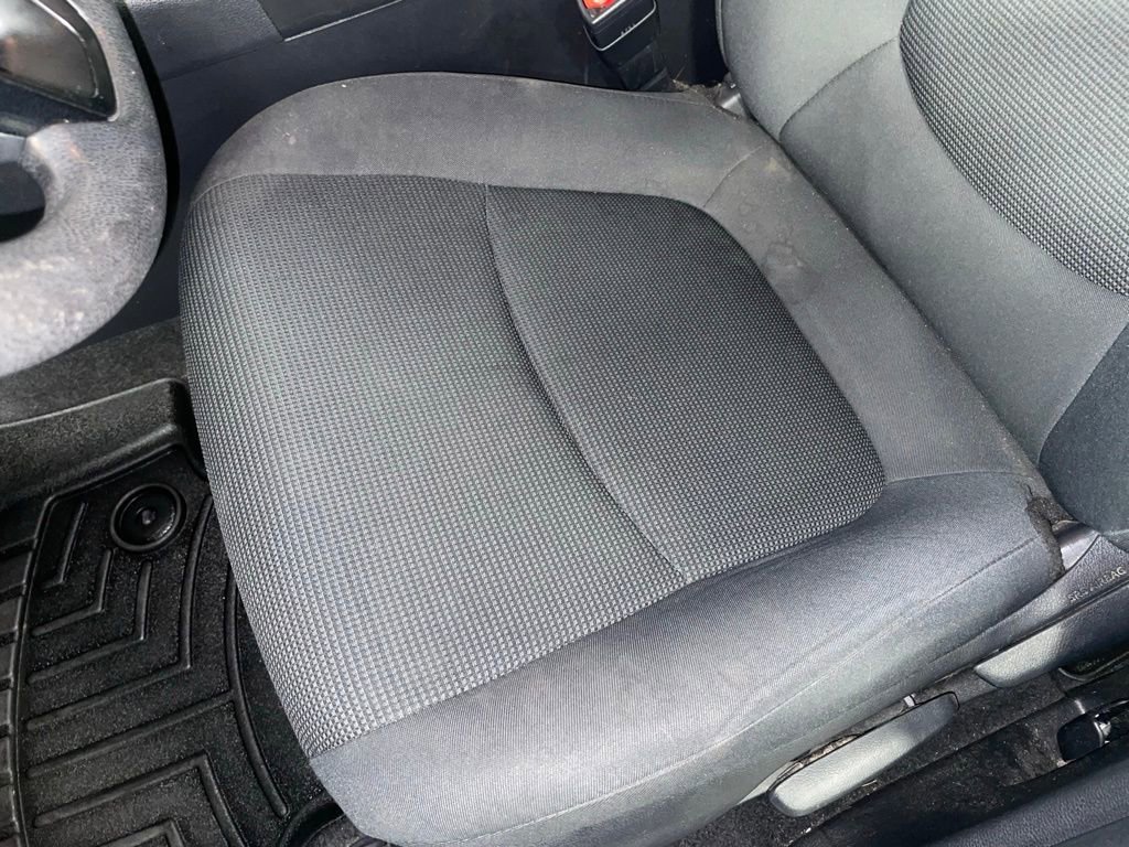 Used 2021 Toyota RAV4 LE image 23