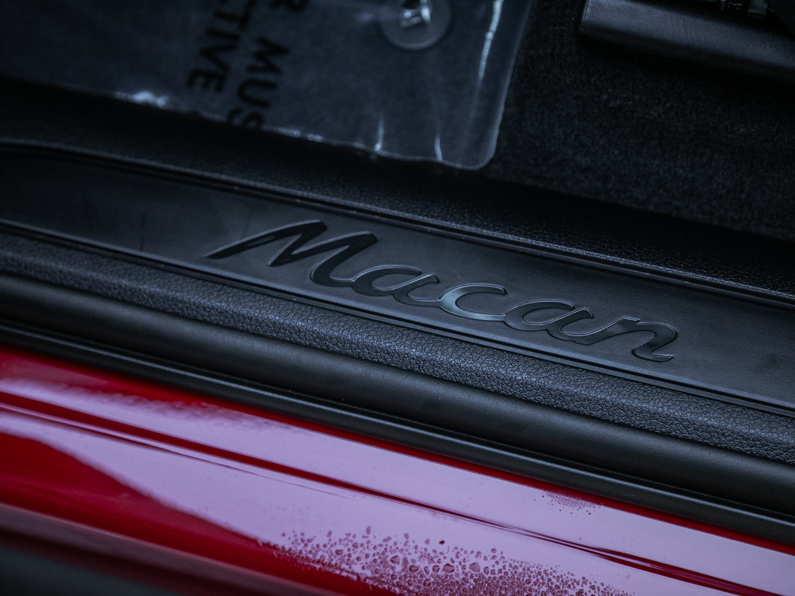 Certified 2026 Porsche Macan AWD/4WD image 16
