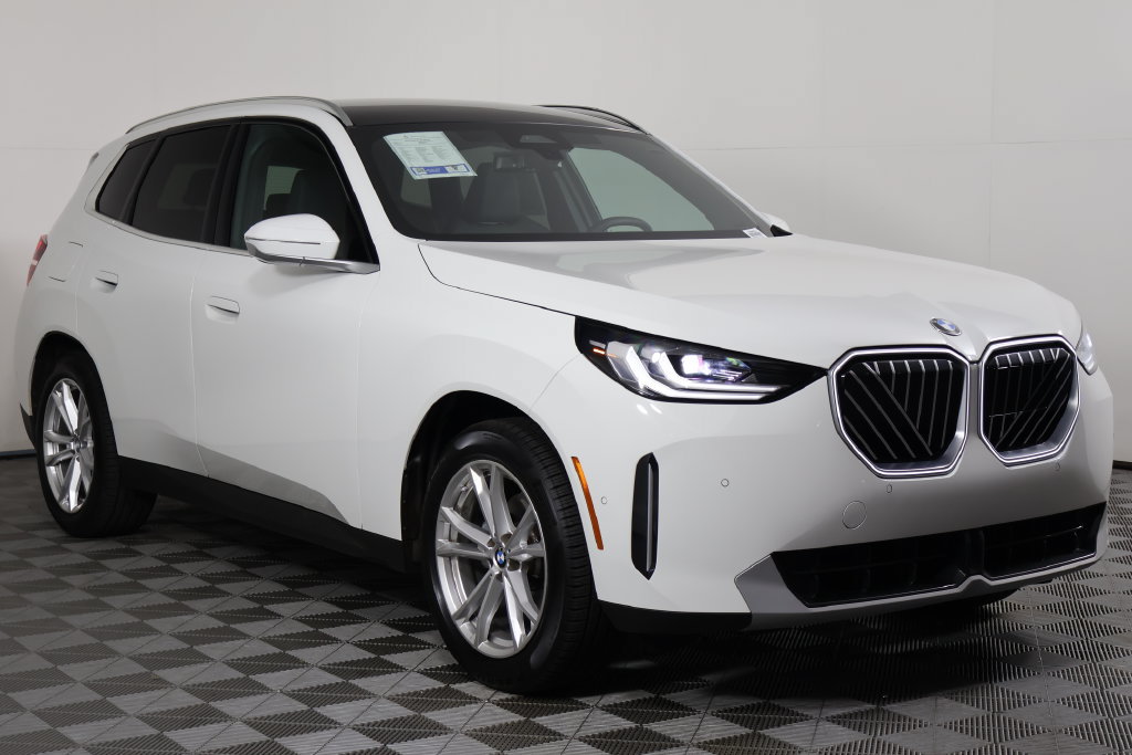 Certified 2025 BMW X3 xDrive30i w/ Convenience Package AWD/4WD image 3