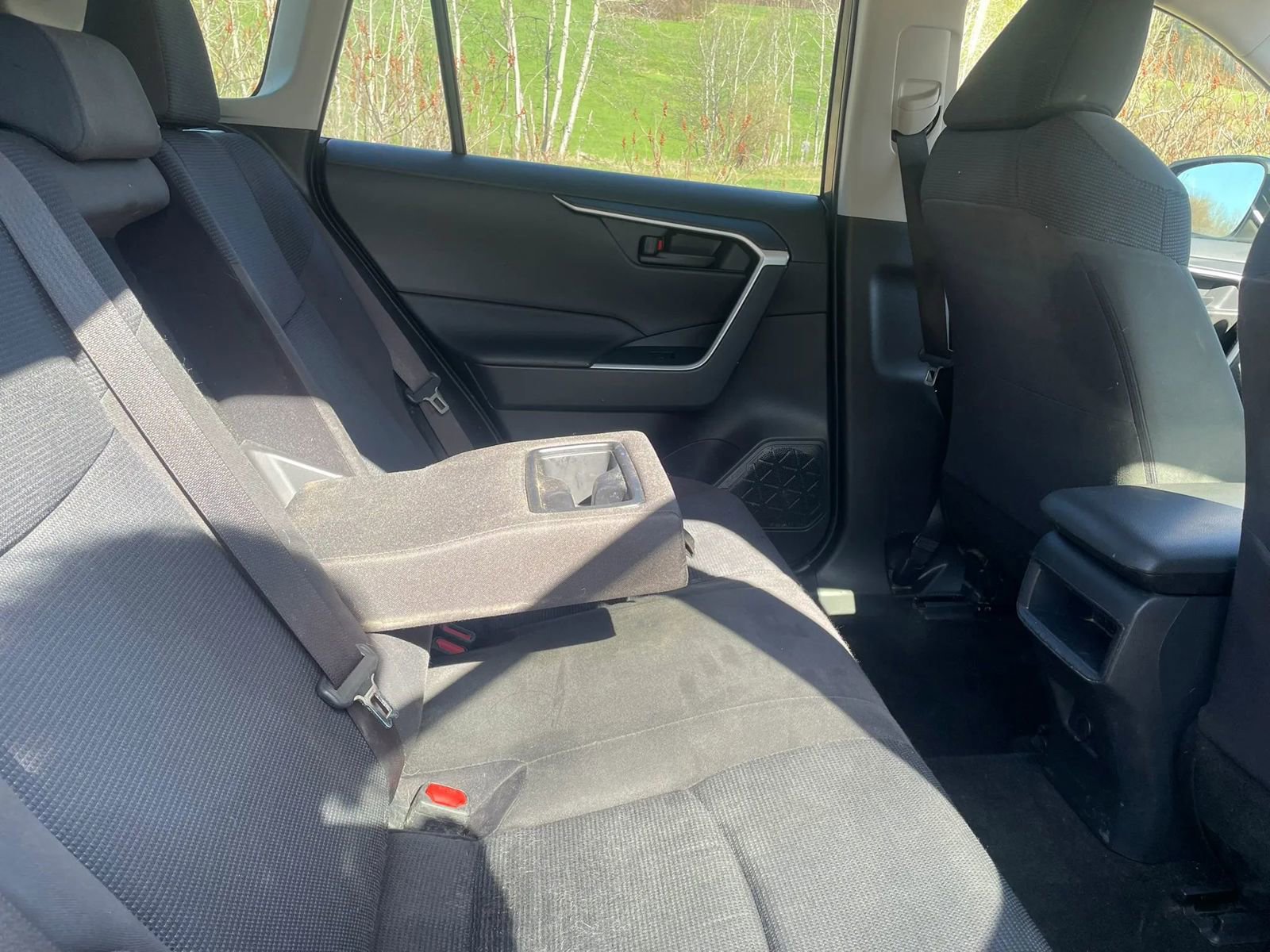 Used 2019 Toyota RAV4 LE AWD/4WD image 25