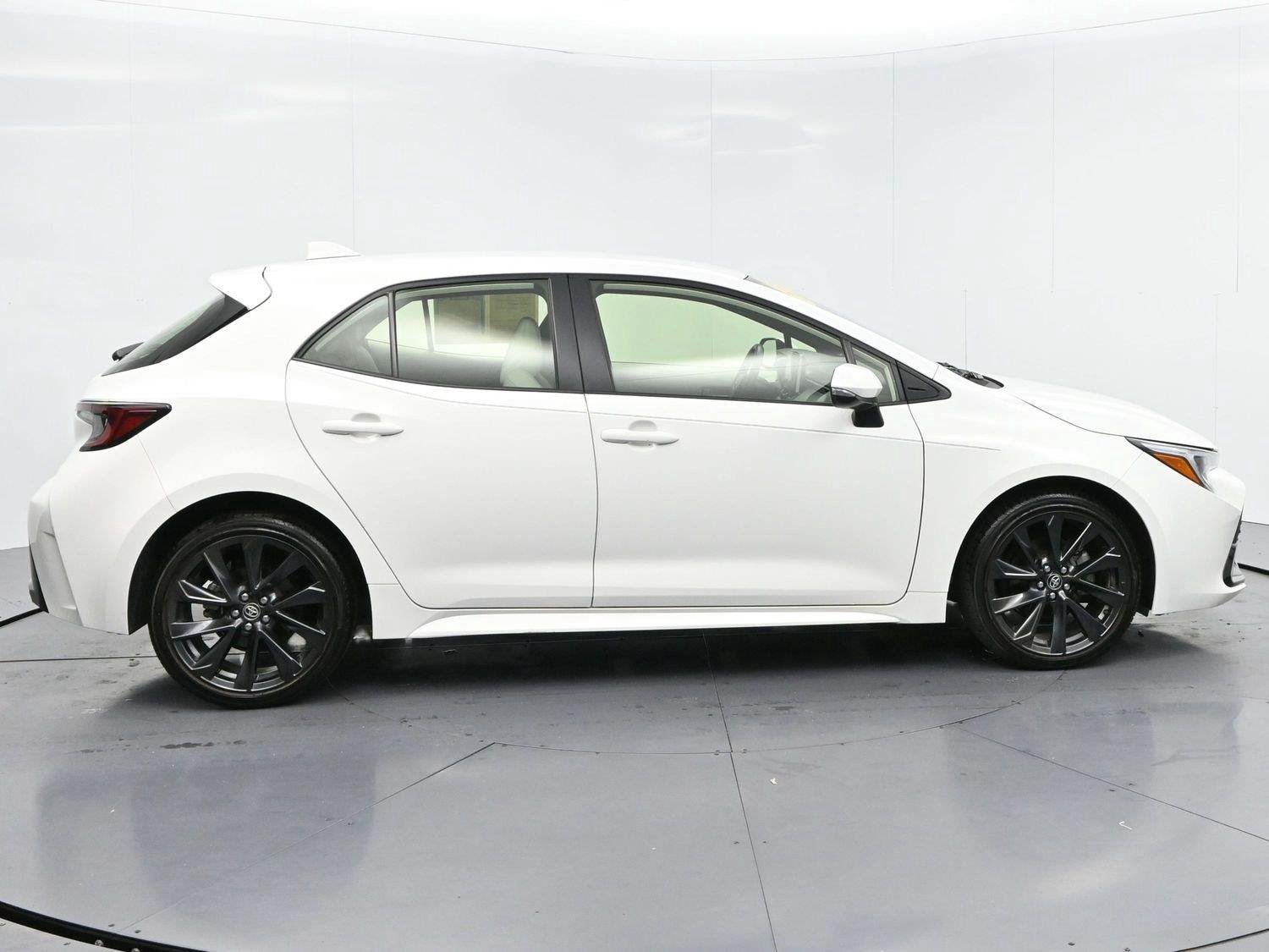 Used 2024 Toyota Corolla XSE FWD image 8