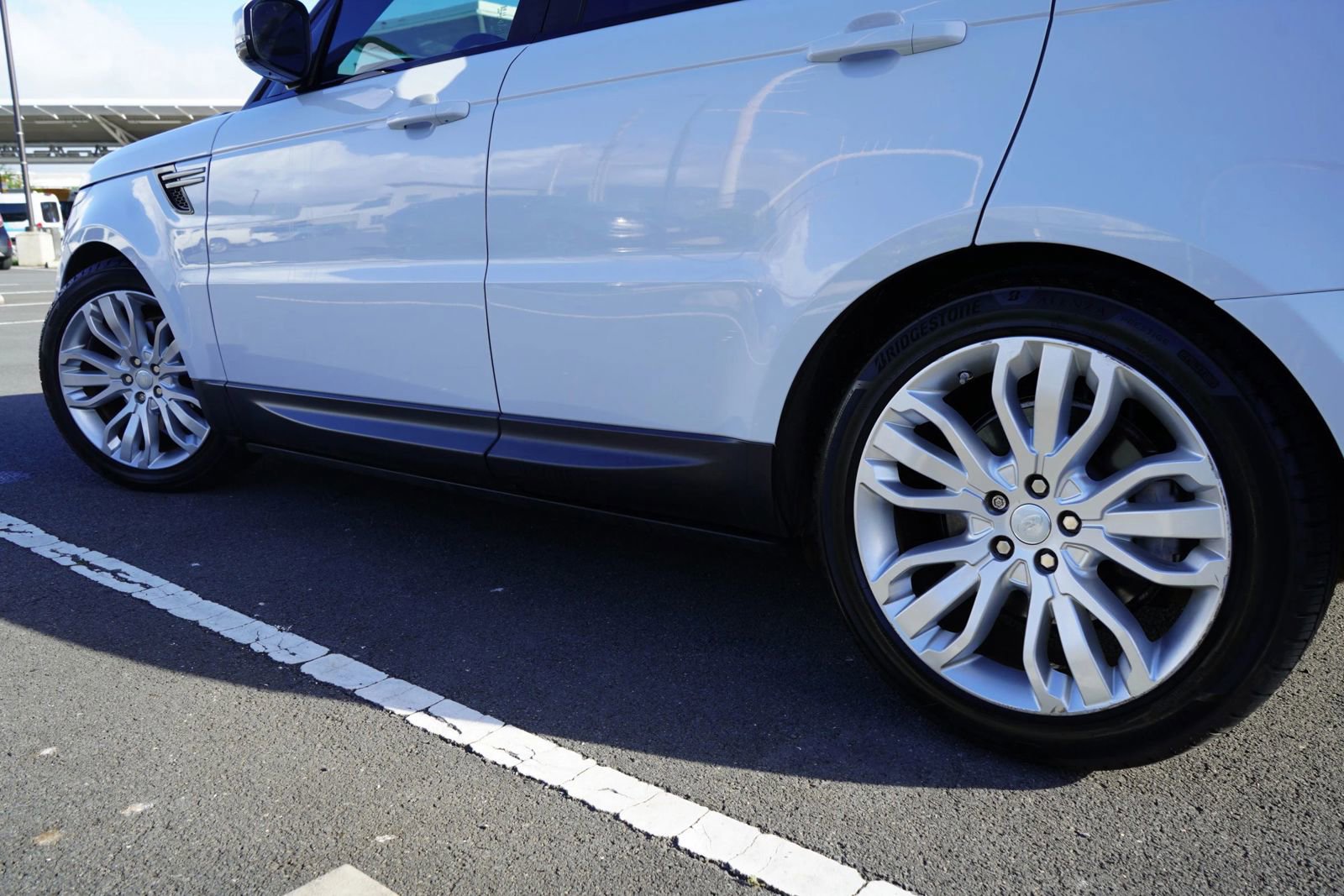 Used 2016 Land Rover Range Rover Sport SE image 5