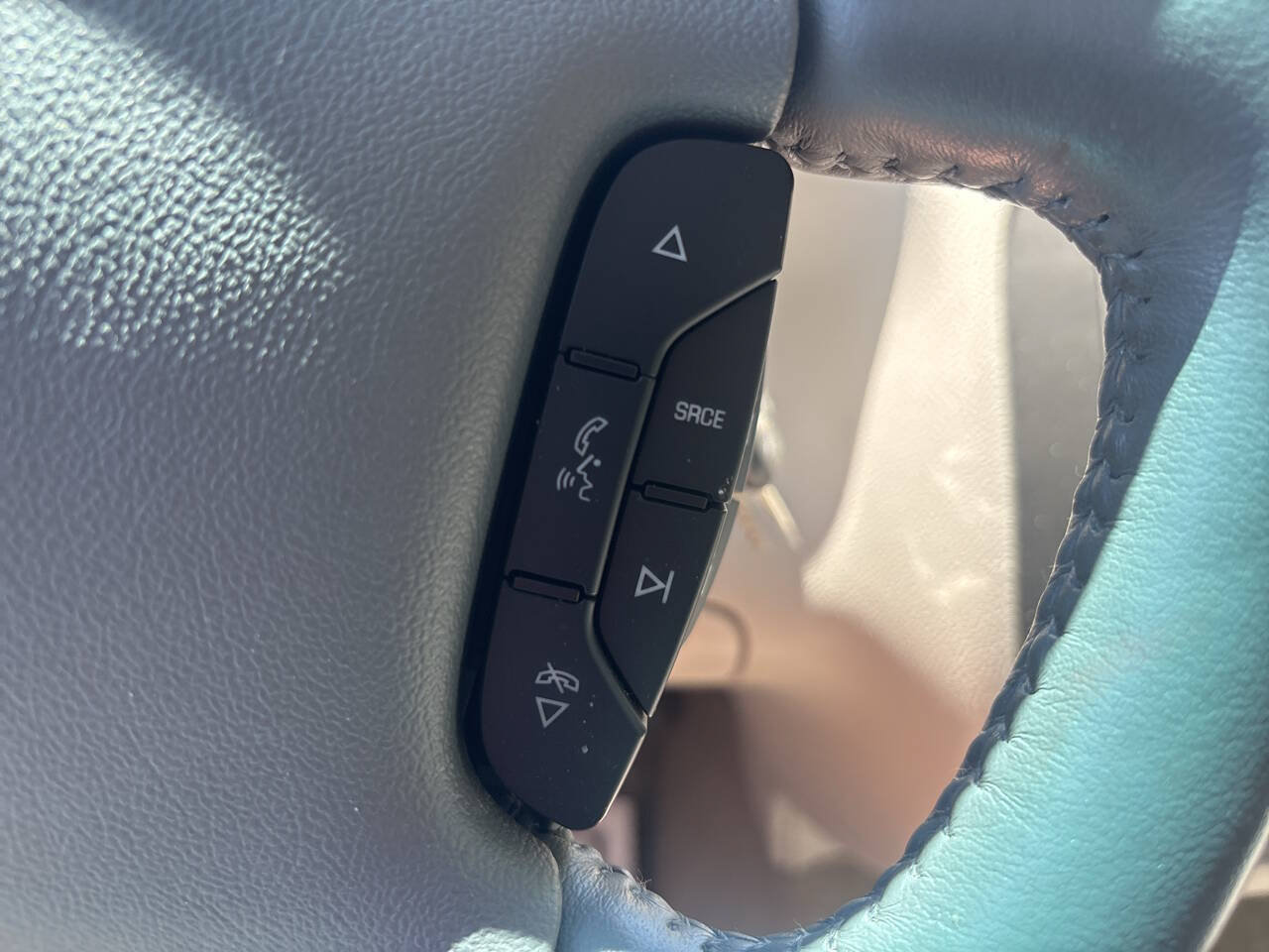 Used 2011 Buick Lucerne CXL w/ Driver Confidence Package FWD image 32
