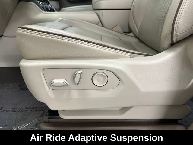 Used 2023 GMC Yukon XL Denali w/ Max Trailering Package AWD/4WD image 11