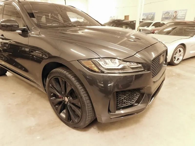 Used 2019 Jaguar F-PACE S AWD/4WD image 9