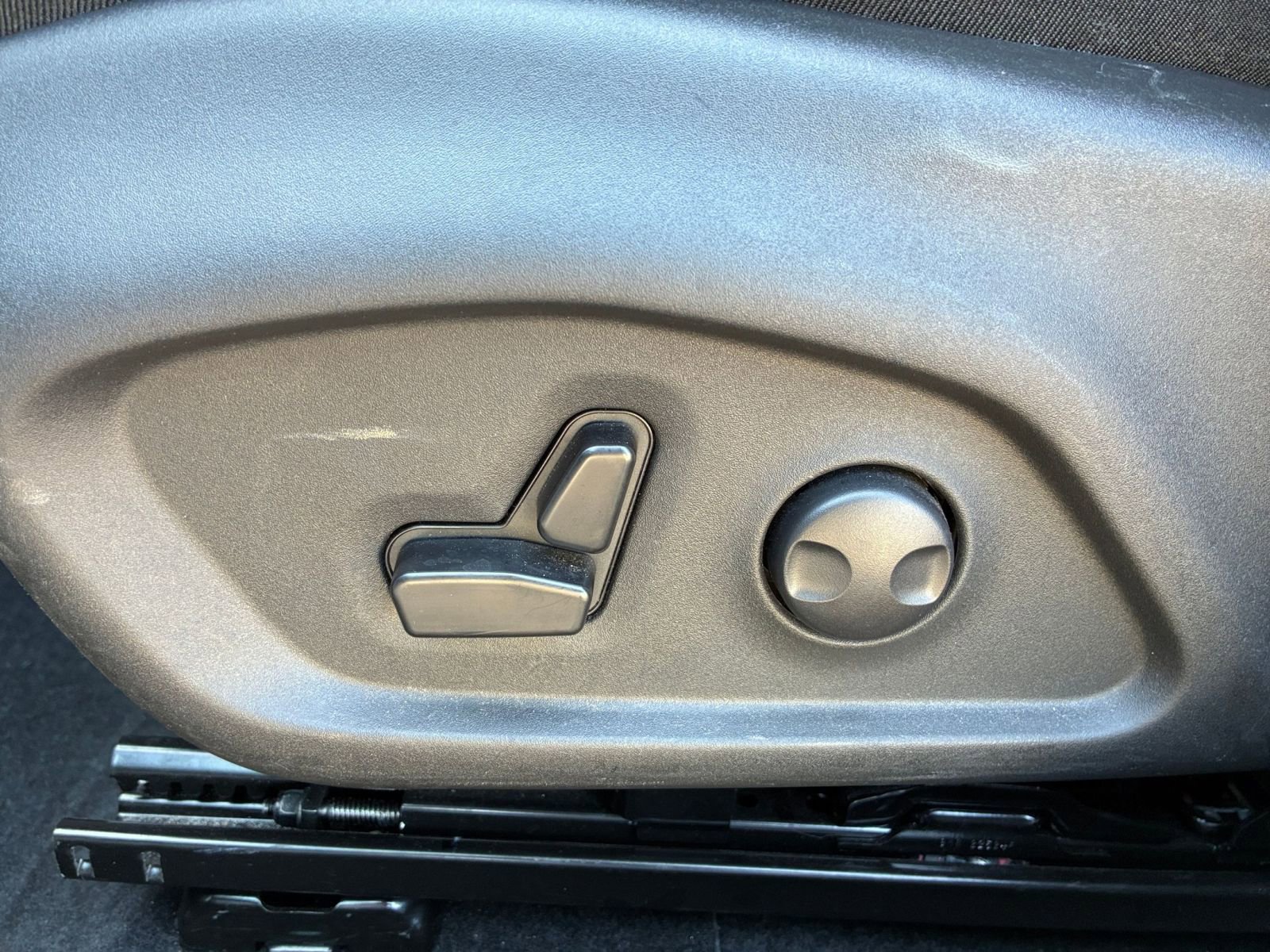 Used 2025 Jeep Compass Limited AWD/4WD image 22