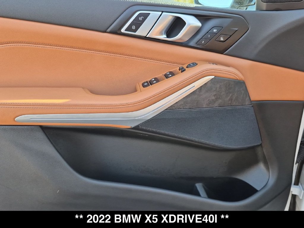 Used 2022 BMW X5 xDrive40i w/ Premium Package AWD/4WD image 27
