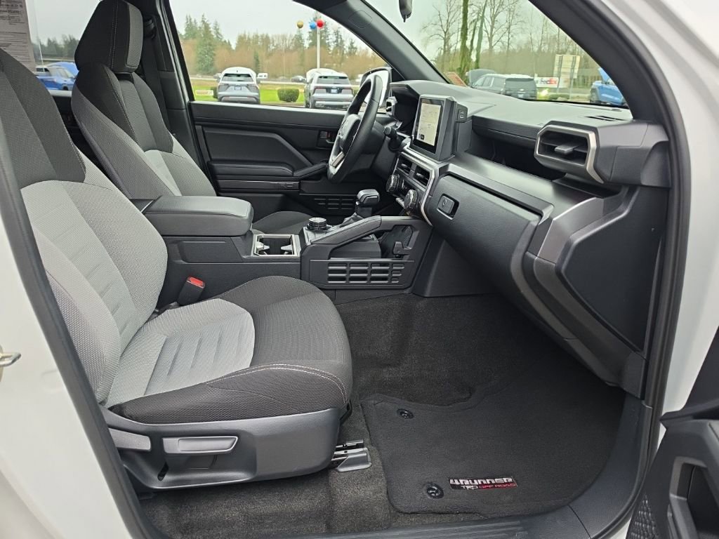 Used 2025 Toyota 4Runner TRD Off-Road image 31