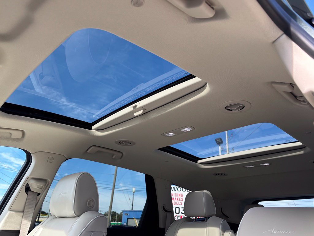 Used 2024 Buick Enclave Avenir AWD/4WD image 14