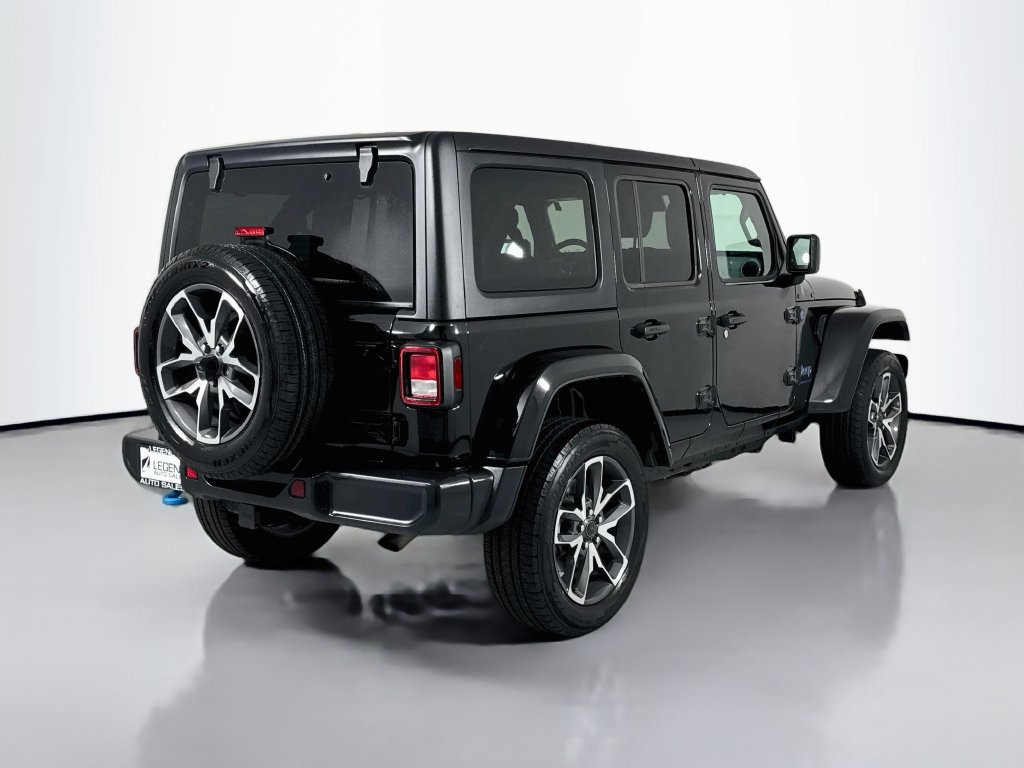 Used 2024 Jeep Wrangler Unlimited w/ Convenience Group AWD/4WD image 6