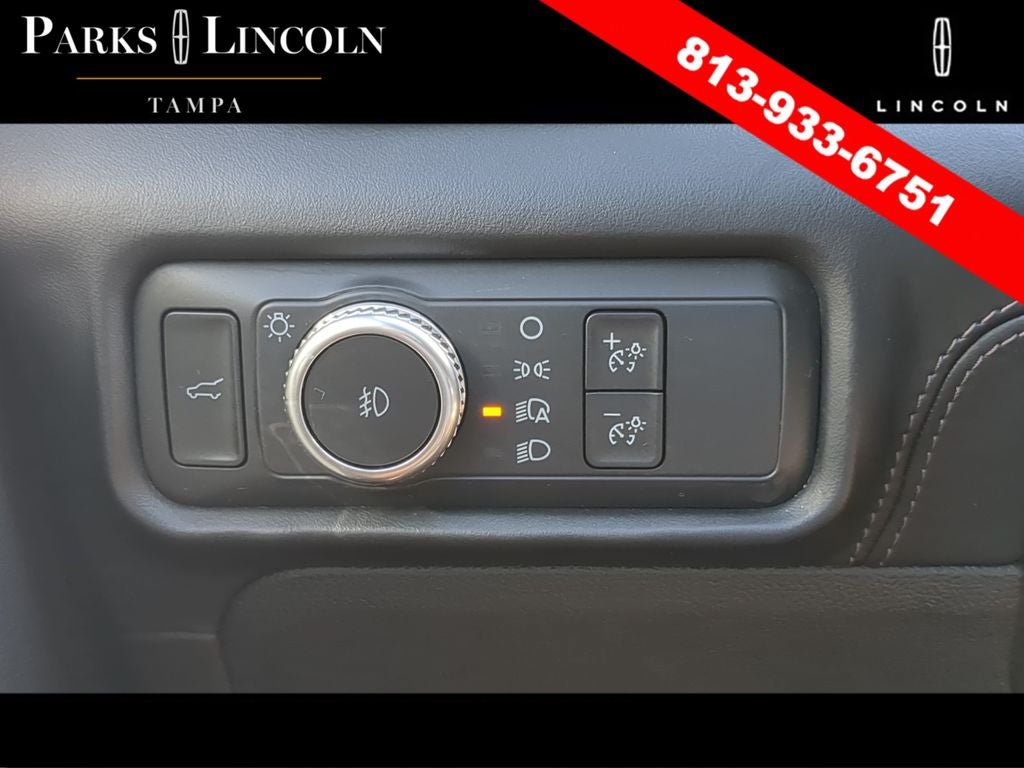 Used 2022 Ford Explorer Platinum w/ Equipment Group 601A AWD/4WD image 28