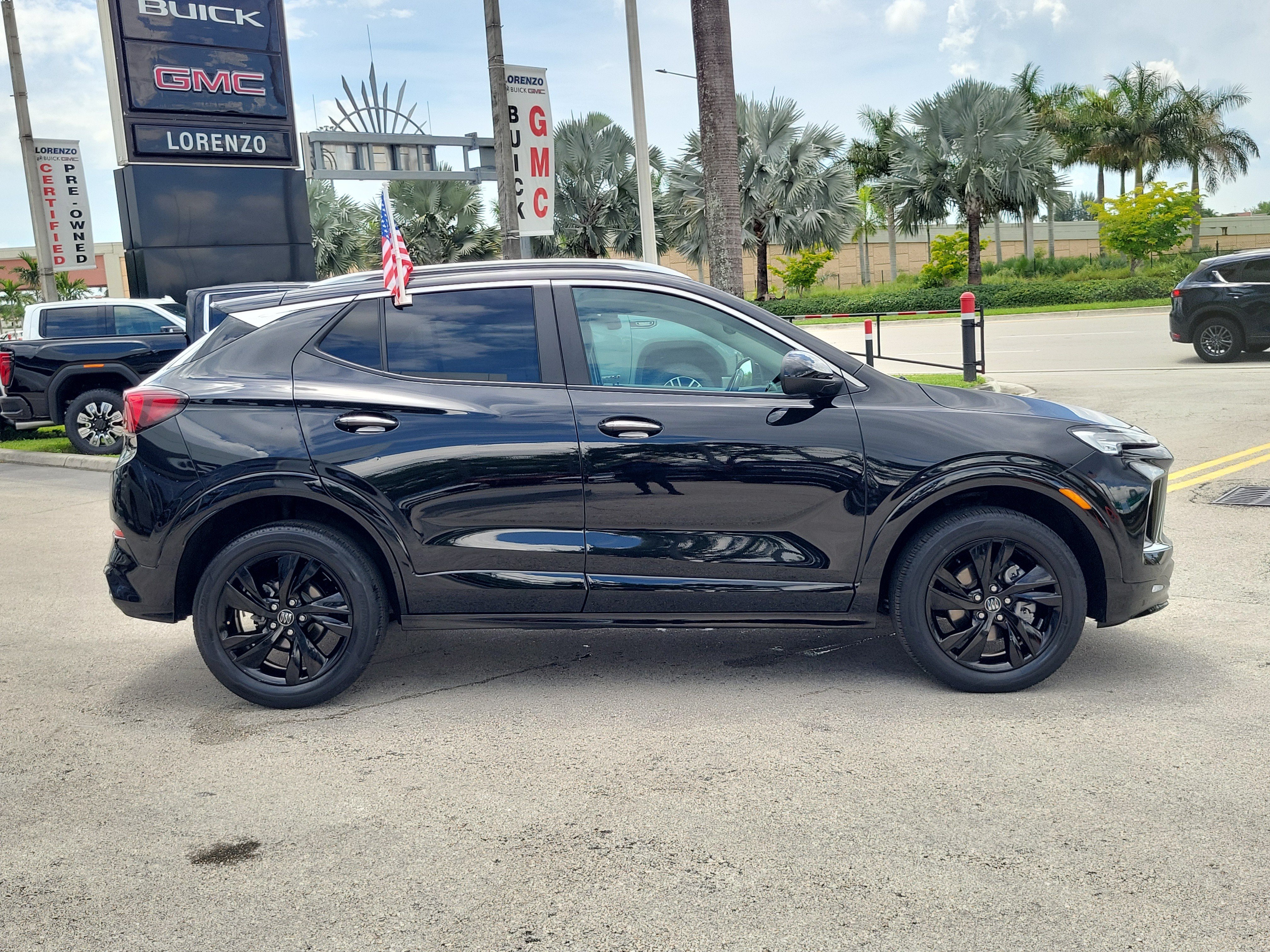 Used 2024 Buick Encore GX Sport Touring AWD/4WD image 4
