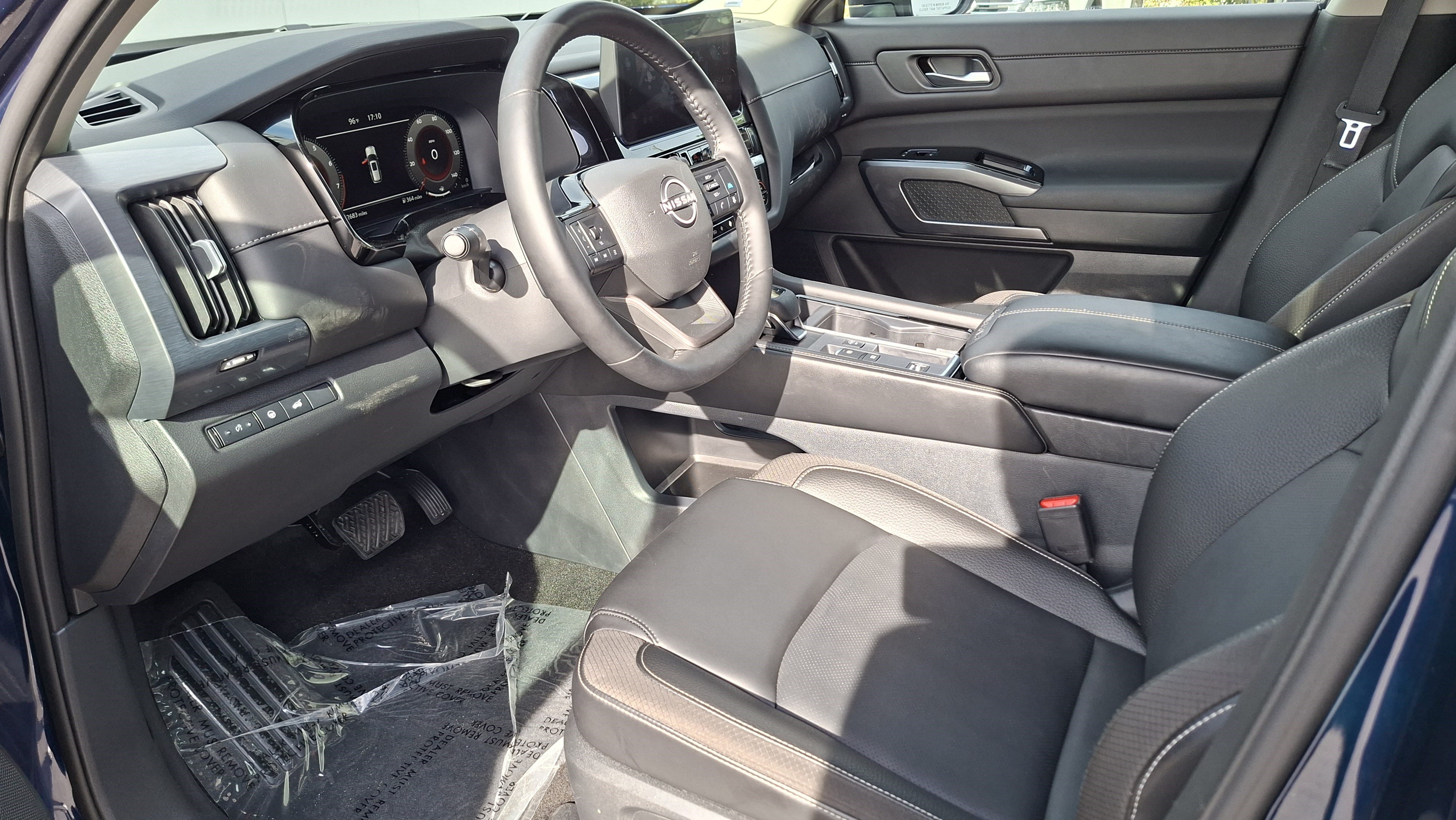 Used 2026 Nissan Pathfinder SL w/ SL Premium Package FWD image 9
