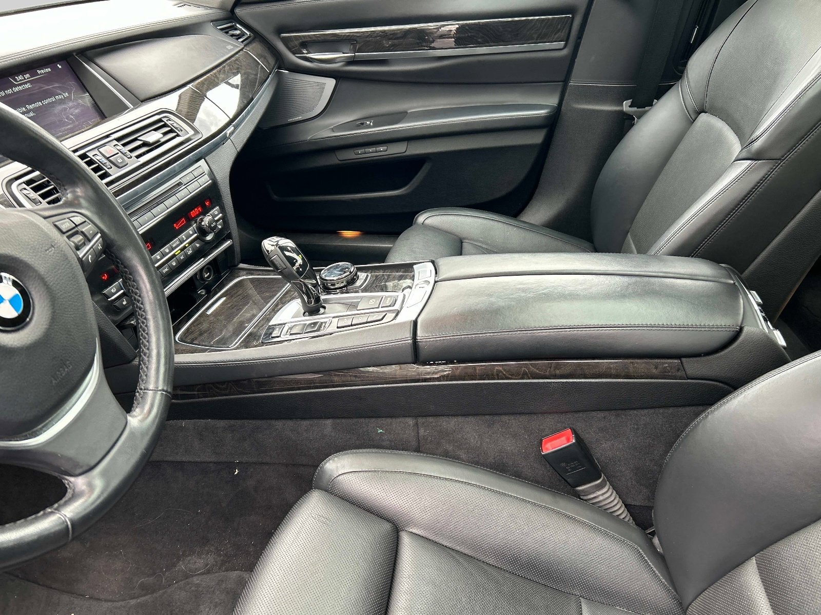 Used 2014 BMW 750Li xDrive AWD/4WD image 21