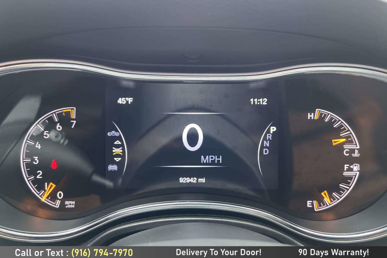 Used 2019 Jeep Grand Cherokee Laredo w/ Security & Convenience Group AWD/4WD image 18