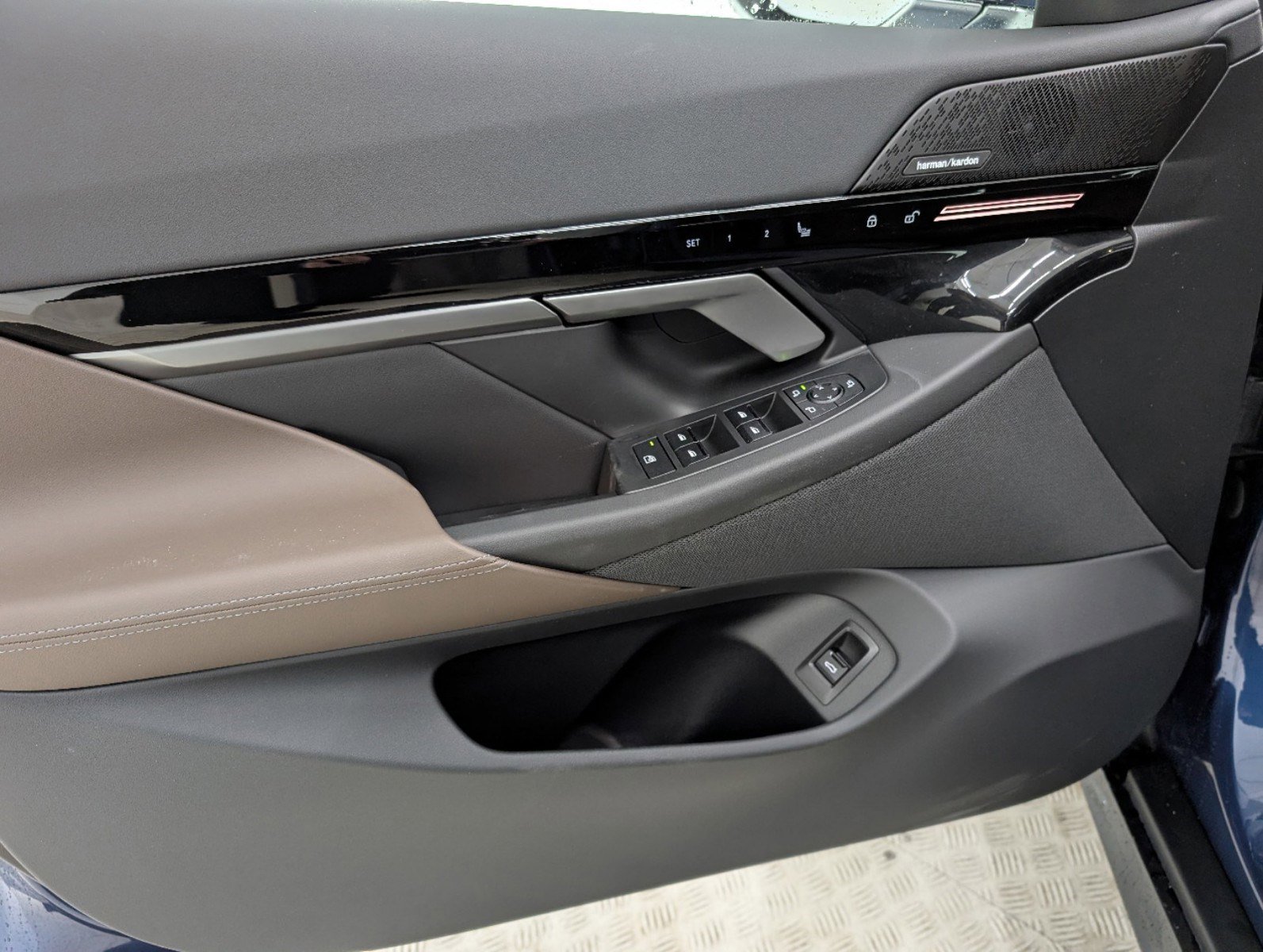 New 2025 BMW 530i w/ Premium Package image 11