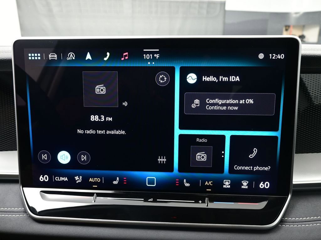 Used 2025 Volkswagen Tiguan SE image 11