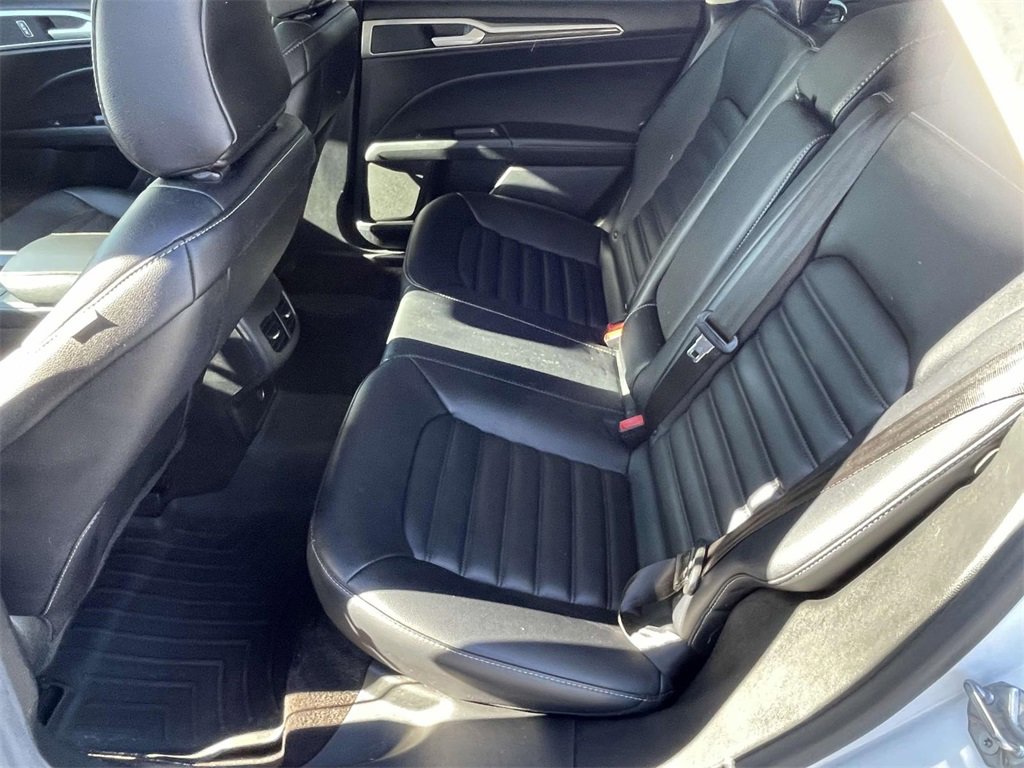 Used 2020 Ford Fusion SEL image 13