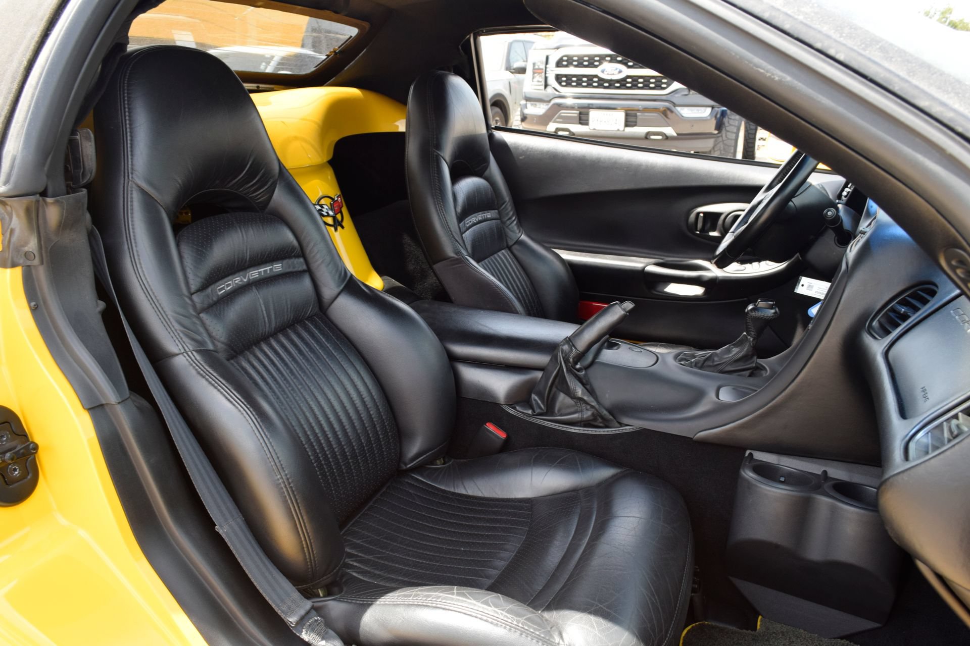 Used 2000 Chevrolet Corvette Convertible w/ Memory Pkg RWD image 16