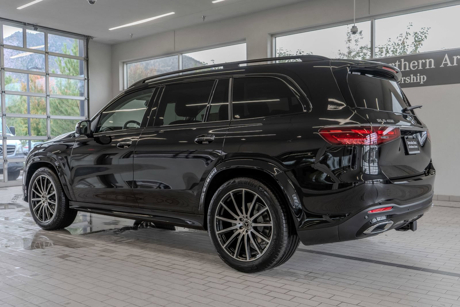 Used 2026 Mercedes-Benz GLS 450 4MATIC image 13