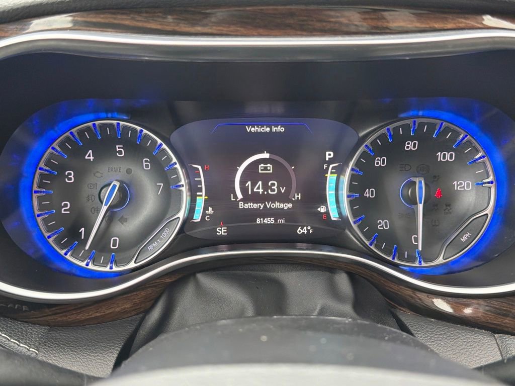 Used 2023 Chrysler Pacifica Limited FWD image 30