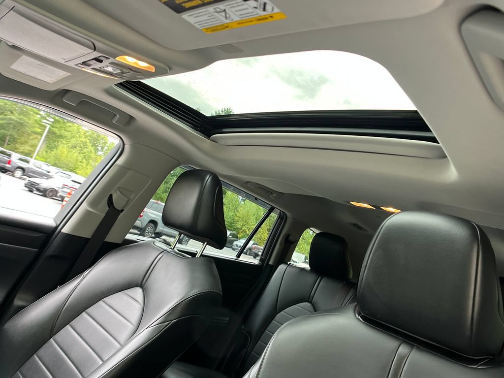 Used 2021 Toyota Highlander XLE AWD/4WD image 20