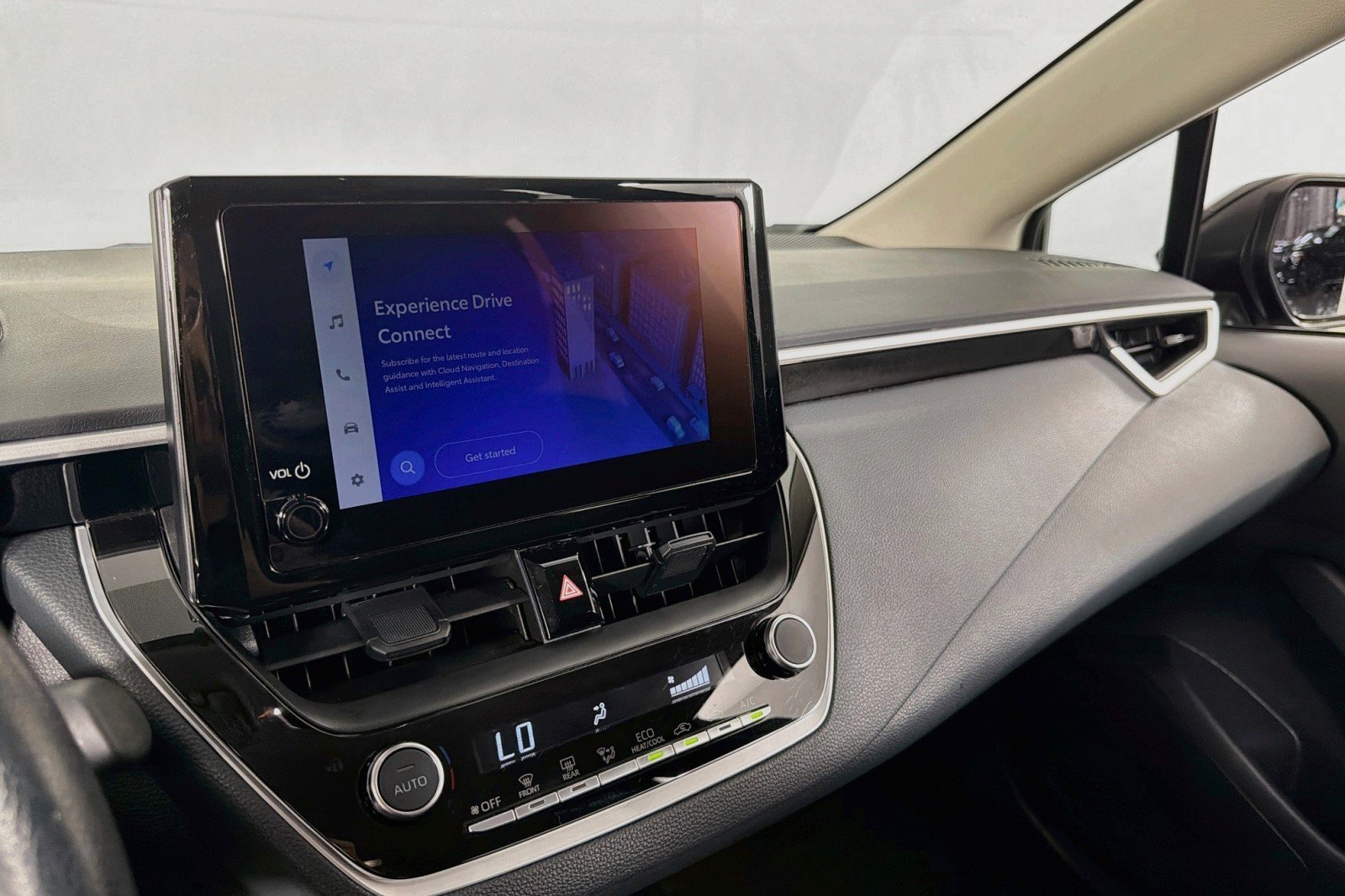 Used 2025 Toyota Corolla LE FWD image 19