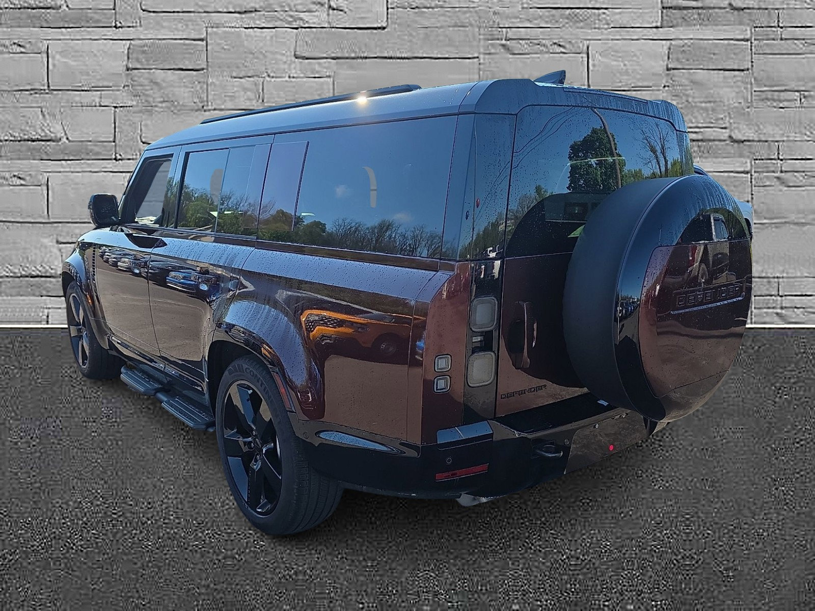 Used 2026 Land Rover Defender 130 X-Dynamic SE AWD/4WD image 8