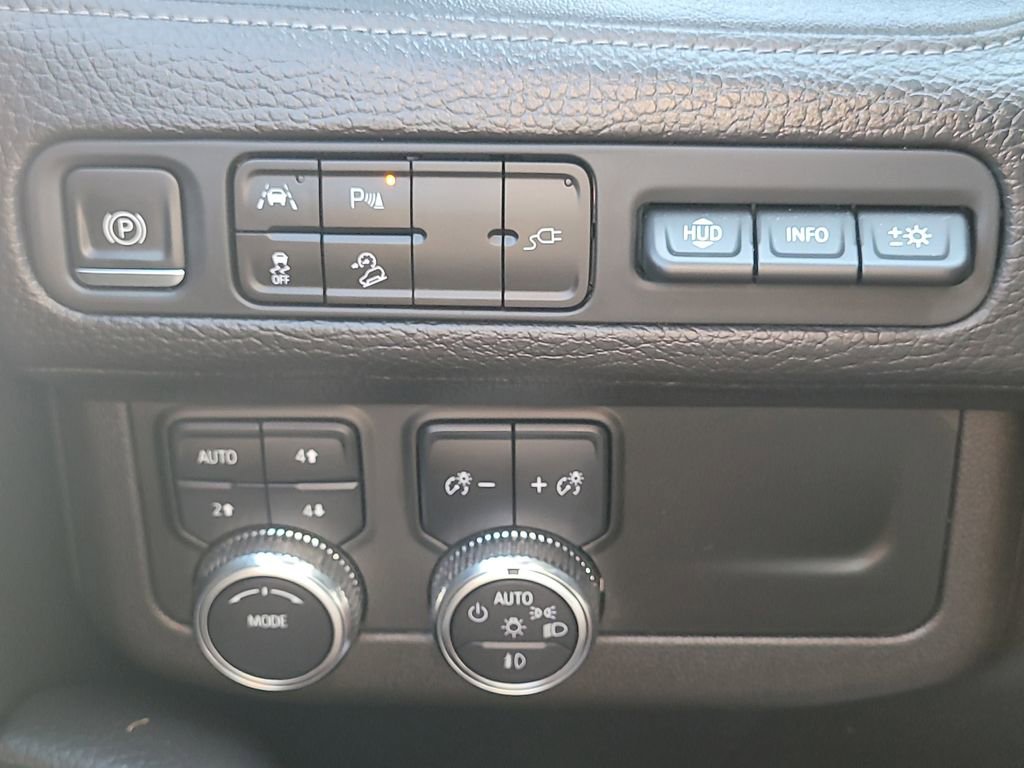 Used 2021 GMC Yukon Denali AWD/4WD image 35