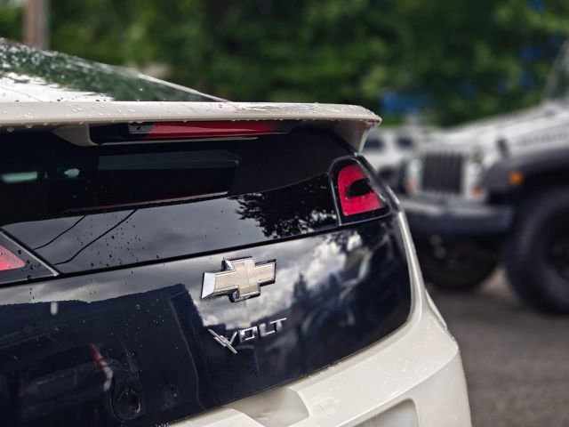 Used 2012 Chevrolet Volt Premium w/ Premium Trim Package FWD image 9