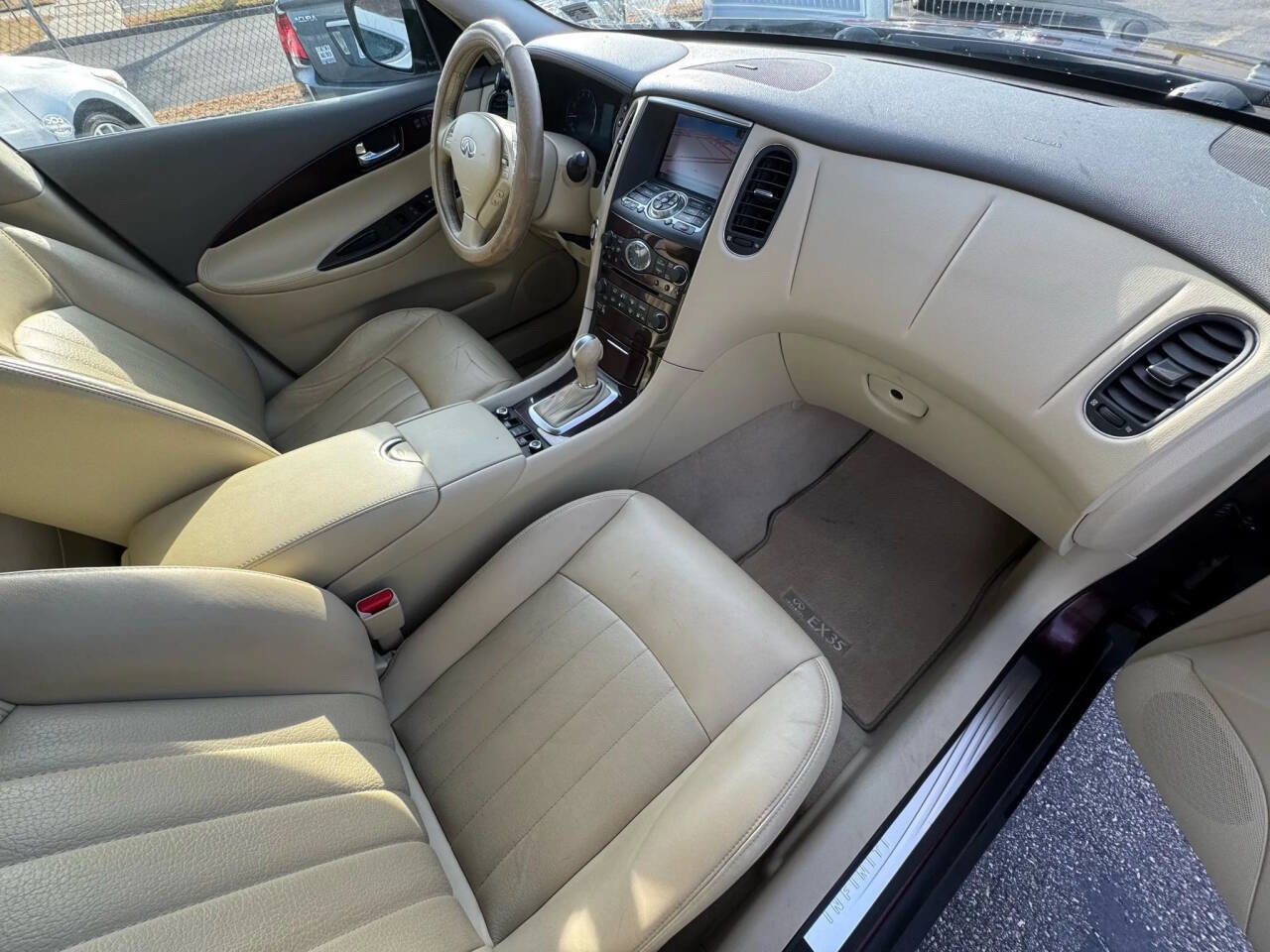 Used 2012 INFINITI EX35 Journey w/ Premium Pkg image 17