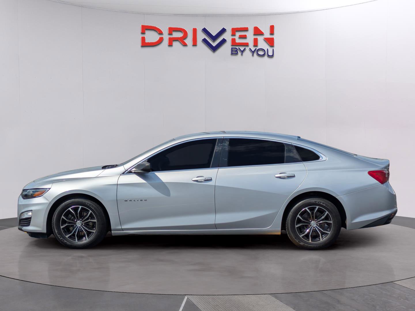 Used 2019 Chevrolet Malibu LS image 2