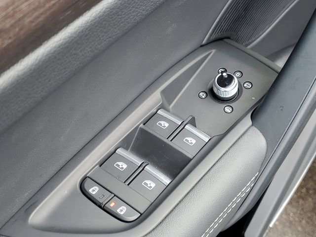 Used 2025 Audi Q5 e Premium Plus w/ Premium Plus Package AWD/4WD image 12