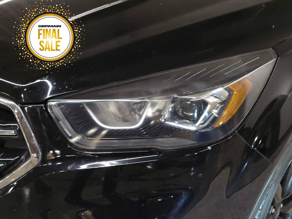 Used 2017 Ford Escape SE w/ SE Sport Appearance Package image 12