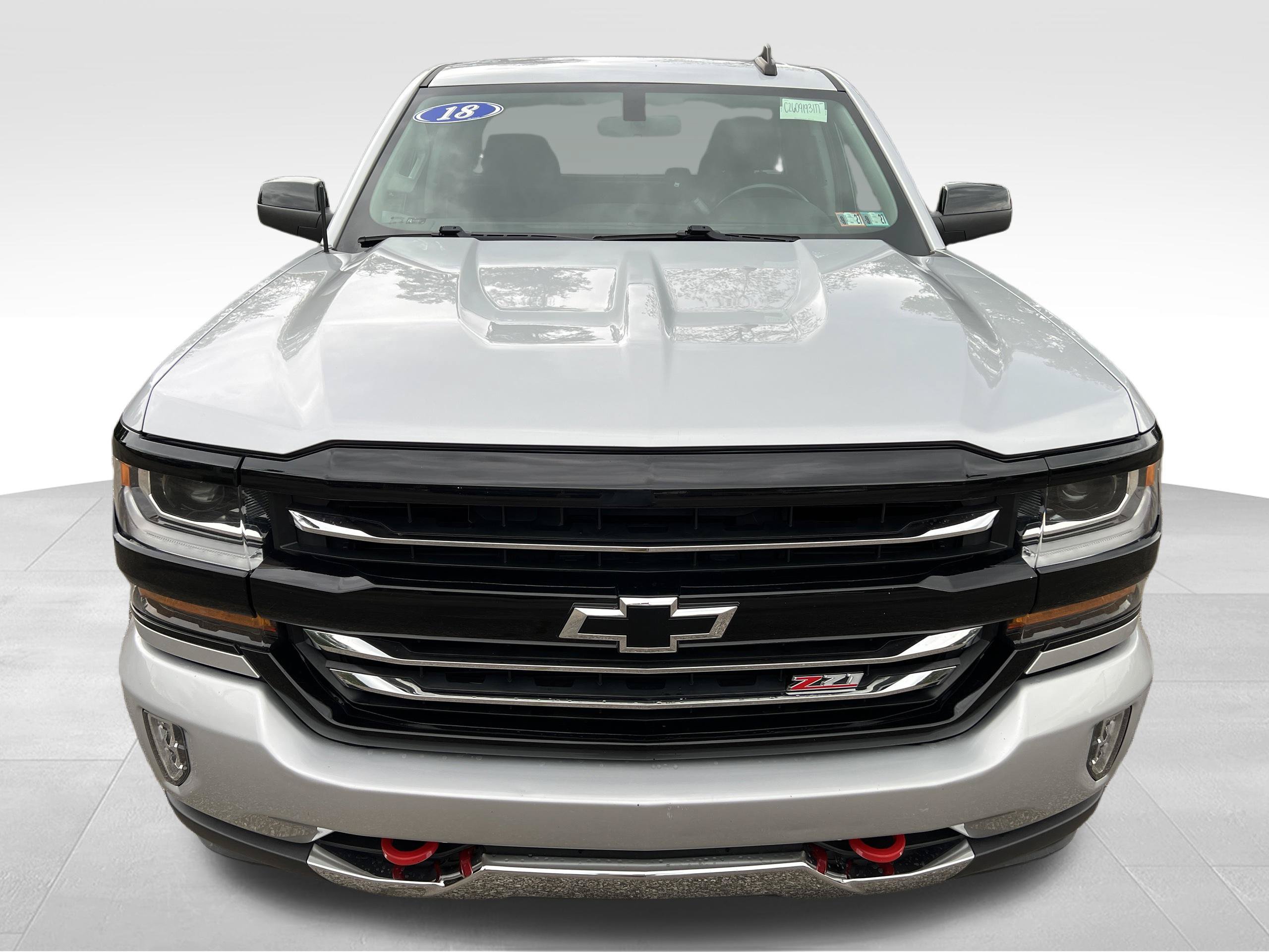 Used 2018 Chevrolet Silverado 1500 LT w/ Redline Edition AWD/4WD image 2