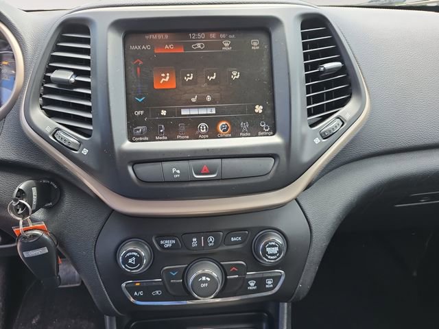 Used 2016 Jeep Cherokee Latitude w/ Safety/Convenience Group AWD/4WD image 10