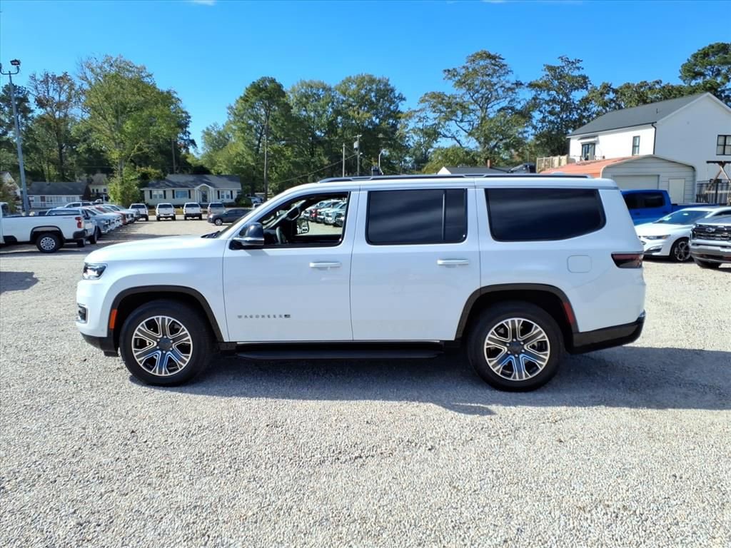 Used 2023 Jeep Wagoneer 4WD w/ Premium Group I image 4
