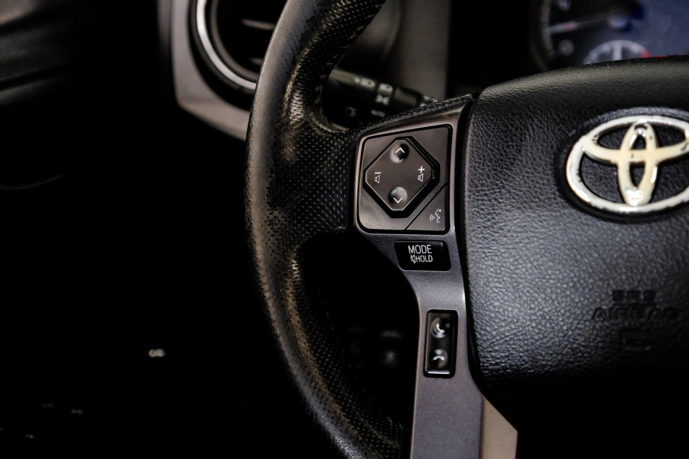 Used 2017 Toyota Tacoma TRD Off-Road image 16