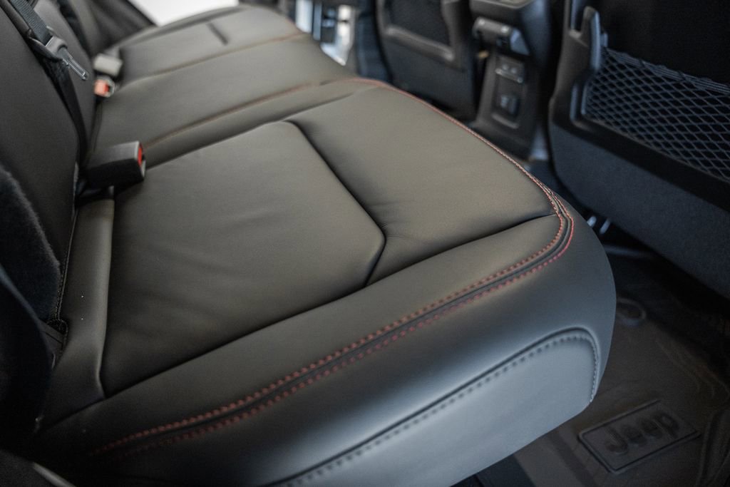 New 2025 Jeep Wrangler Rubicon w/ Steel Bumper Group image 32