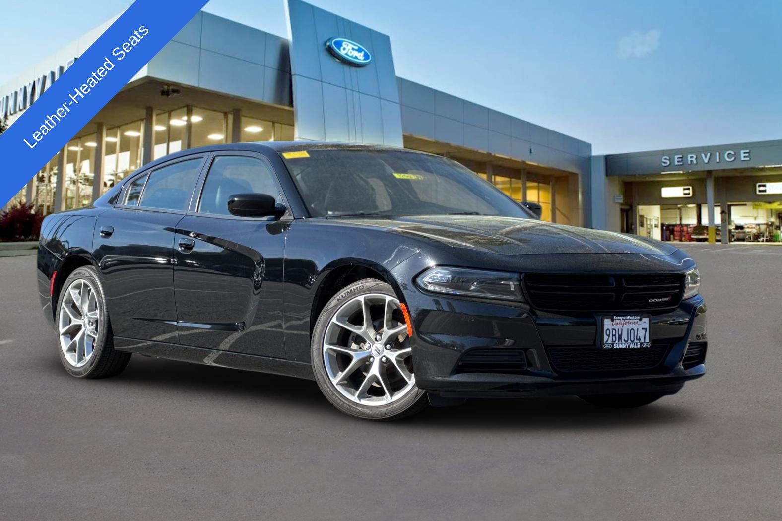Used 2022 Dodge Charger SXT w/ Plus Group image 2