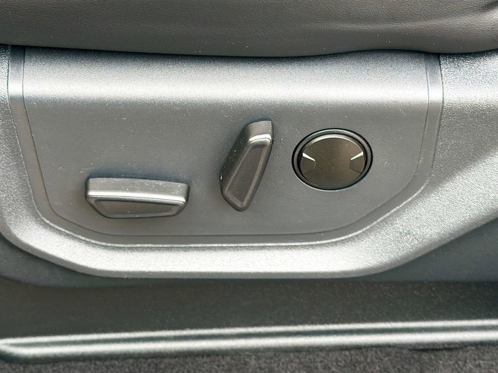 Used 2024 Ford Expedition XLT image 28