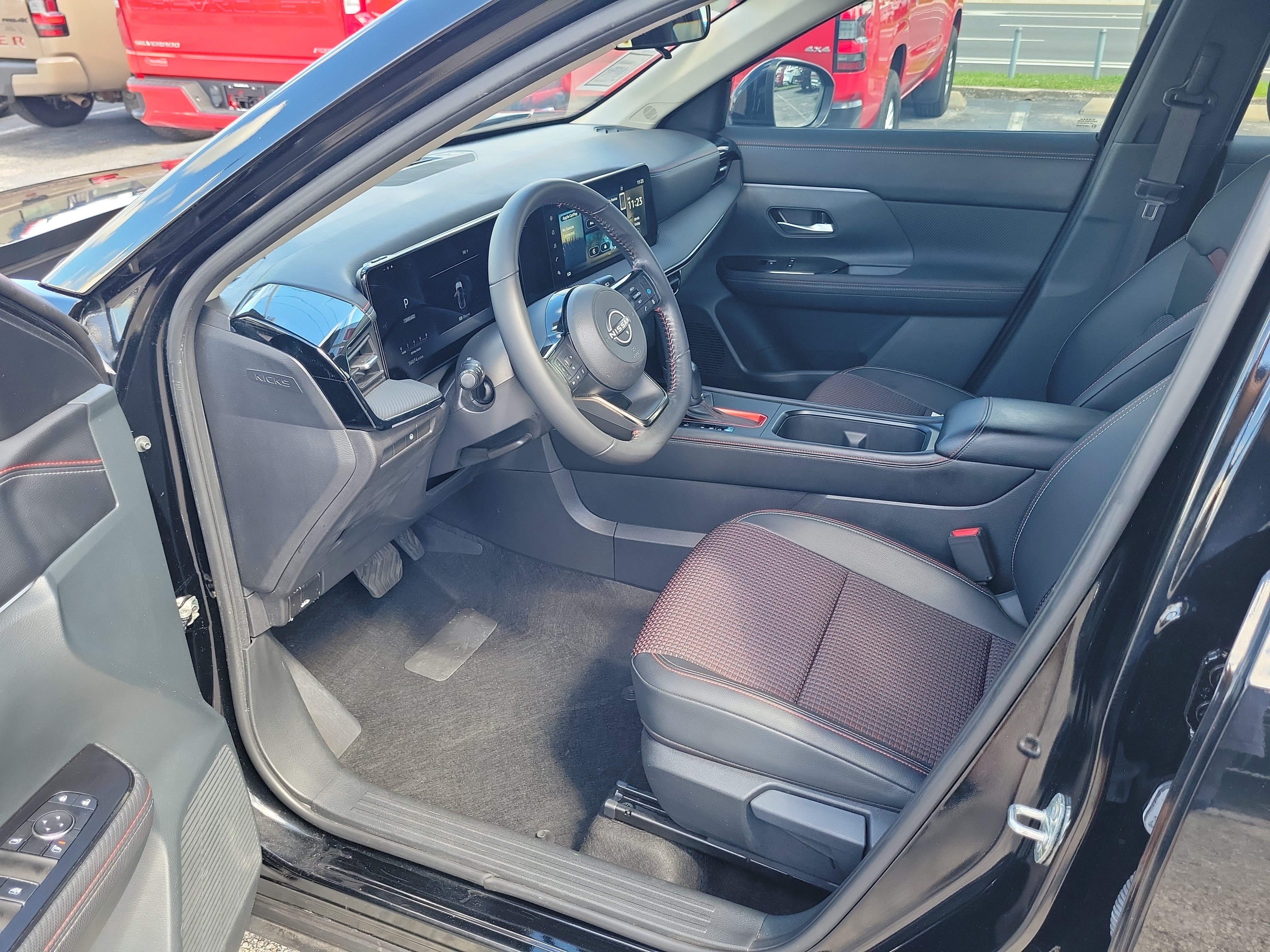 Certified 2025 Nissan Kicks SR AWD/4WD image 11