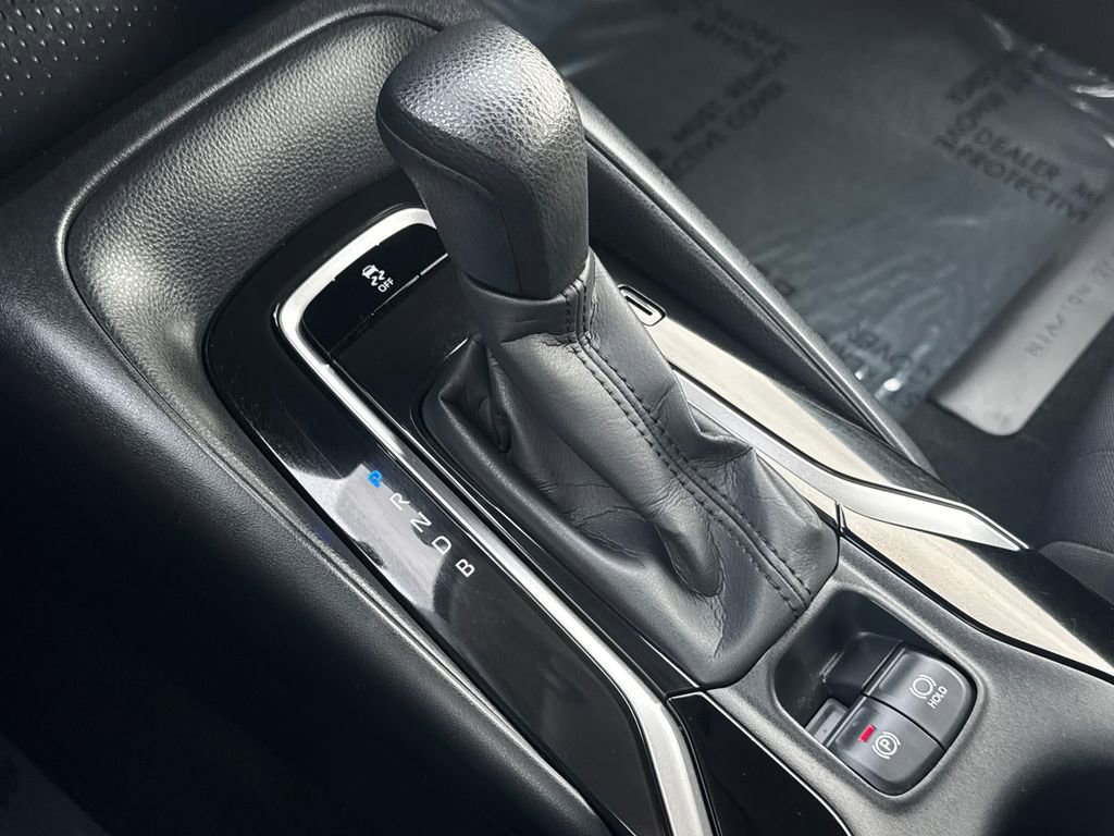 Used 2020 Toyota Corolla LE FWD image 25