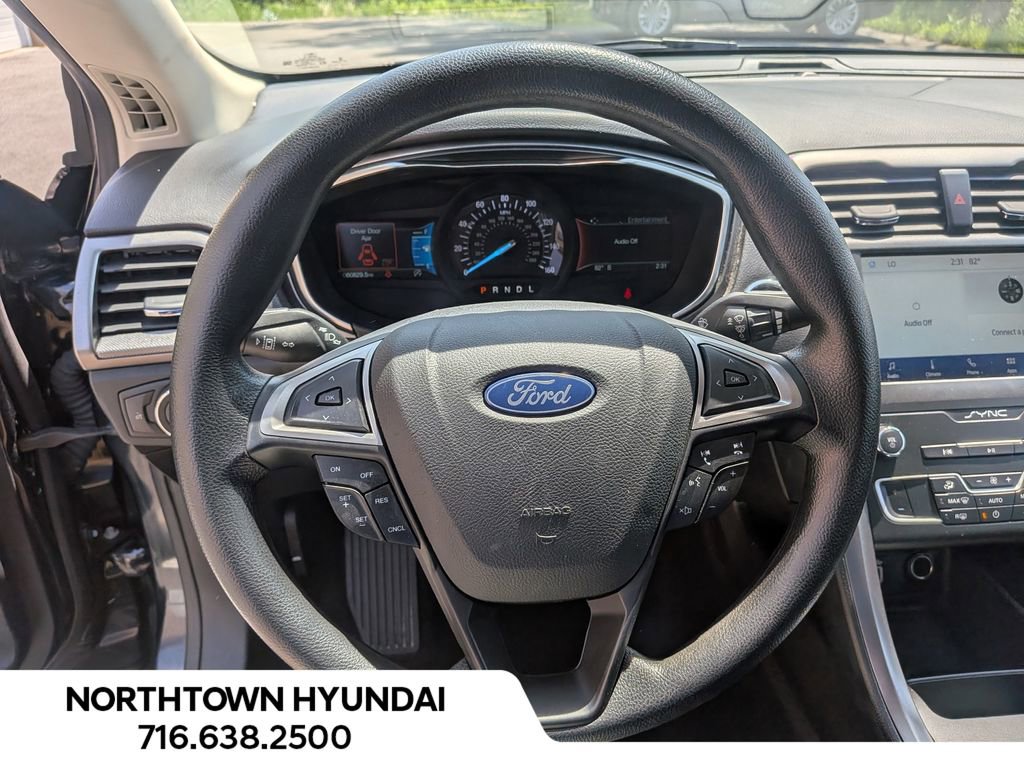 Used 2020 Ford Fusion SE FWD image 8