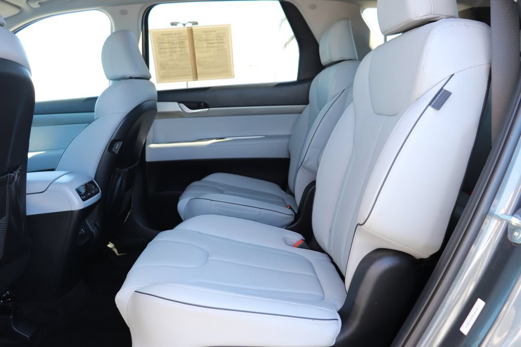 Used 2025 Hyundai Palisade SEL FWD image 13