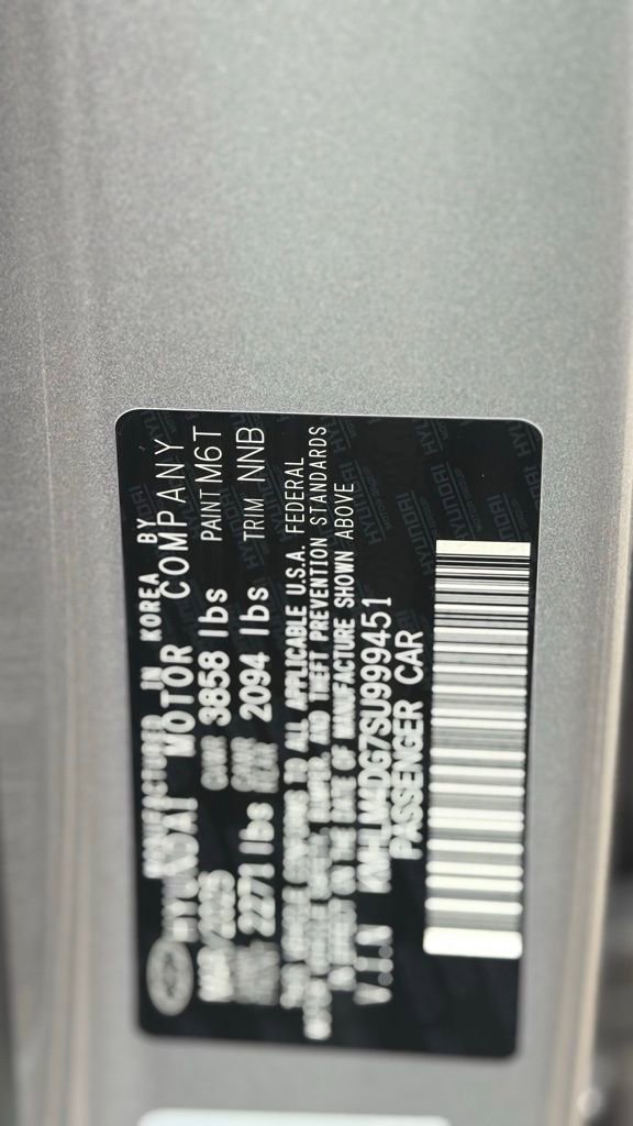 Certified 2025 Hyundai Elantra Sport image 9