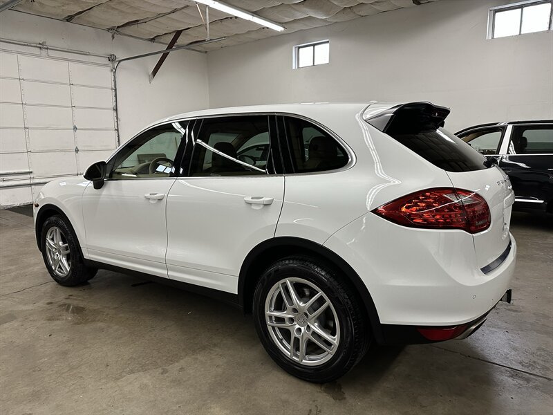 Used 2014 Porsche Cayenne AWD/4WD image 5